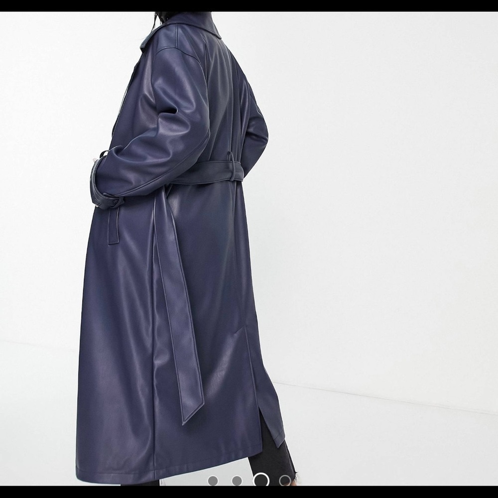 Gorgeous long leather oversized trench coat. Size 12 but fits size 14! - Picture 7 of 9